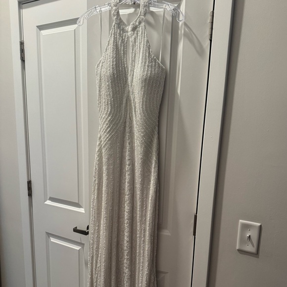 LARA New York Halter Neck Dress - Picture 4 of 11